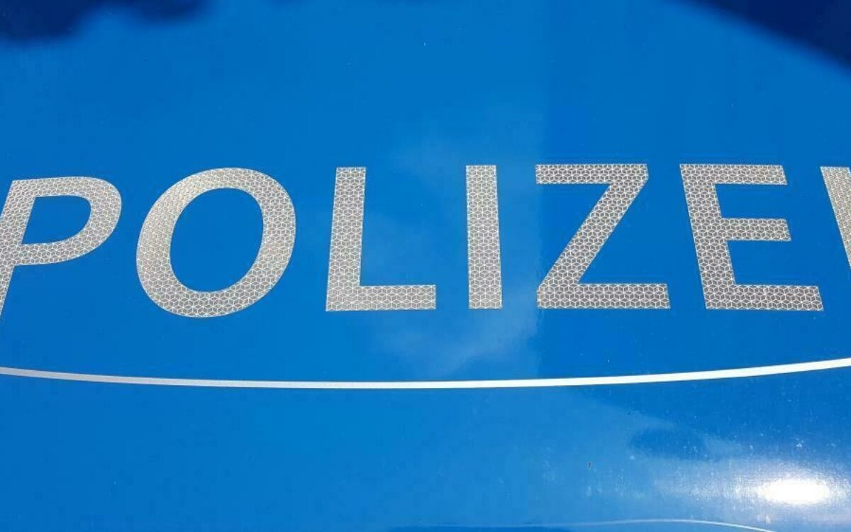 16049369891593087484polizeiauto blau 2 fh 2018 16049369891593087484polizeiauto blau 2 fh 2018